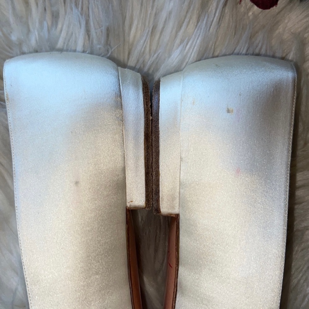 CHANEL Vintage Cream Satin Flat - Picture 5 of 10